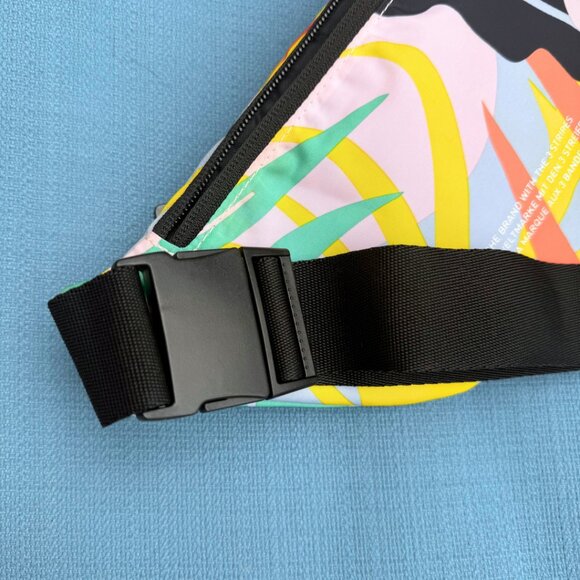 Adidas Tropical Leaf Pattern Waist Bag / Fanny Pack / Crossbody - New - Picture 7 of 8